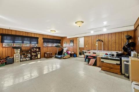 8248 W Lyons St, Niles, IL 60714 photo 16