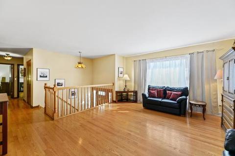 8248 W Lyons St, Niles, IL 60714 photo 3