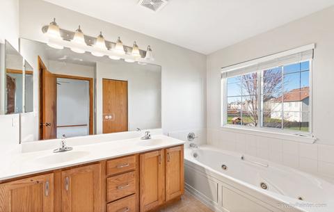 900 Plaintain Dr, Joliet, IL 60431 photo 31