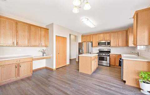 900 Plaintain Dr, Joliet, IL 60431 photo 11