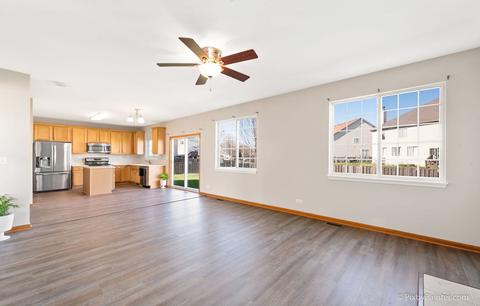 900 Plaintain Dr, Joliet, IL 60431 photo 14