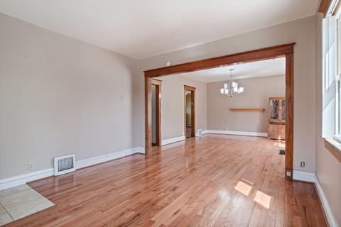 518 Scribner St, Joliet, IL 60432 photo 6