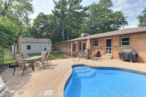 908 5 S Adelaide St, Normal, IL 61761 photo 3