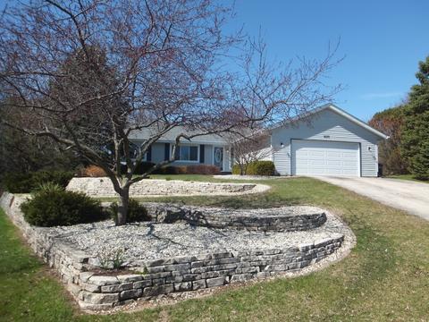9370 Old Towne Ct, Roscoe, IL 61073 photo 1