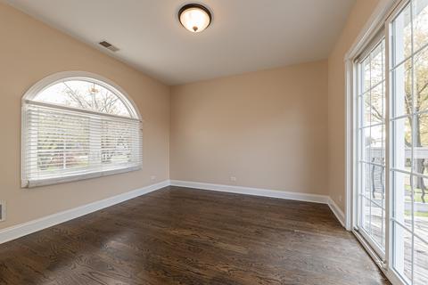 470 Farthing Ln, Des Plaines, IL 60016 photo 8