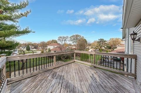 470 Farthing Ln, Des Plaines, IL 60016 photo 9