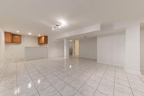 470 Farthing Ln, Des Plaines, IL 60016 photo 15