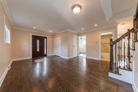 470 Farthing Ln, Des Plaines, IL 60016 photo 2