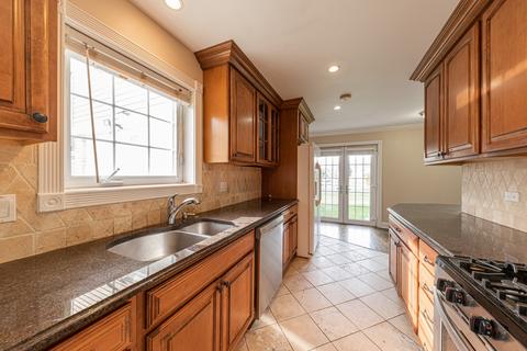 470 Farthing Ln, Des Plaines, IL 60016 photo 4