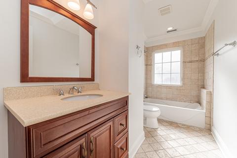 470 Farthing Ln, Des Plaines, IL 60016 photo 11