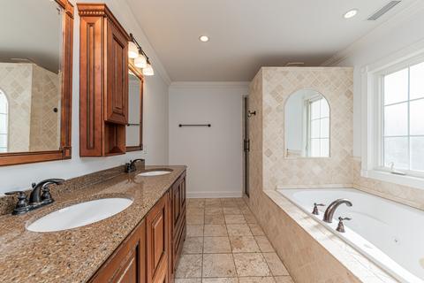470 Farthing Ln, Des Plaines, IL 60016 photo 7