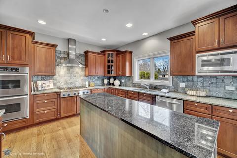 1323 Kenton Rd, Deerfield, IL 60015 photo 2