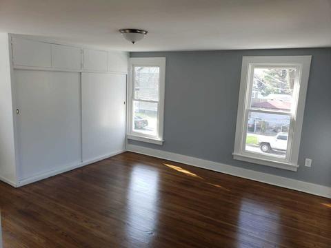 418 Center Ave, Aurora, IL 60505 photo 2