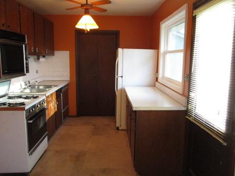 1490 N Oakmont Rd, Hoffman Estates, IL 60169 photo 4