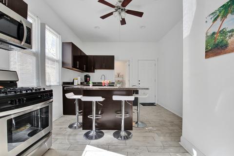 2821 E 93rd St, Chicago, IL 60617 photo 13
