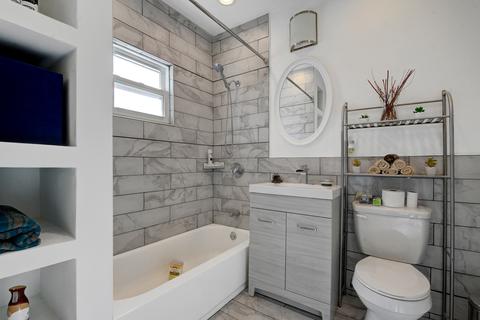 2821 E 93rd St, Chicago, IL 60617 photo 17