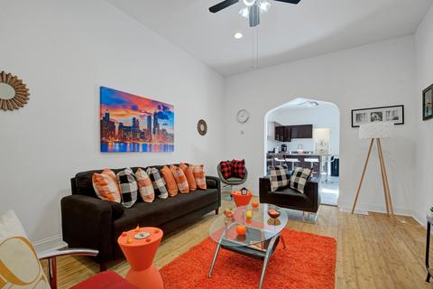 2821 E 93rd St, Chicago, IL 60617 photo 4