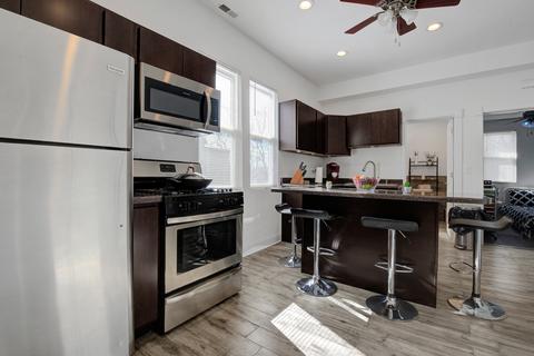 2821 E 93rd St, Chicago, IL 60617 photo 9