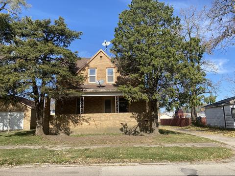 110 E 8th St, Kewanee, IL 61443 photo 2