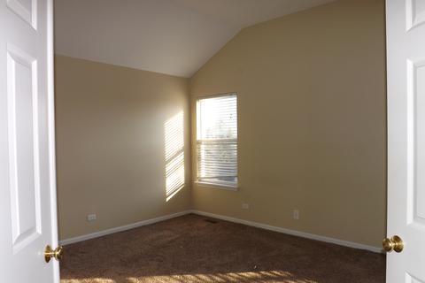 1060 Huron Ct, Elgin, IL 60120 photo 9