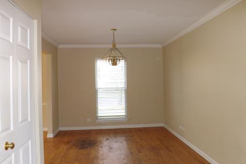 1060 Huron Ct, Elgin, IL 60120 photo 3