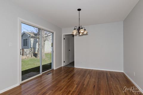 4704 Chesterfield Dr, Mchenry, IL 60050 photo 7