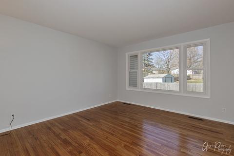 4704 Chesterfield Dr, Mchenry, IL 60050 photo 6