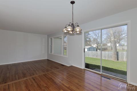 4704 Chesterfield Dr, Mchenry, IL 60050 photo 9