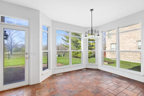 64 Holabird Loop, Highwood, IL 60040 photo 8