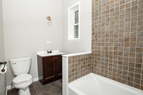 4630 S Evans Ave, Chicago, IL 60653 photo 8