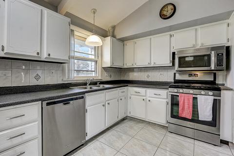 110 S Grant Dr, Addison, IL 60101 photo 10