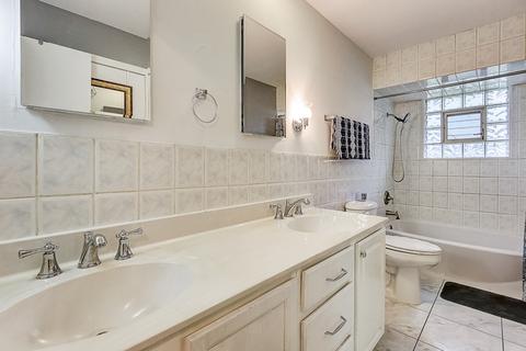 110 S Grant Dr, Addison, IL 60101 photo 20