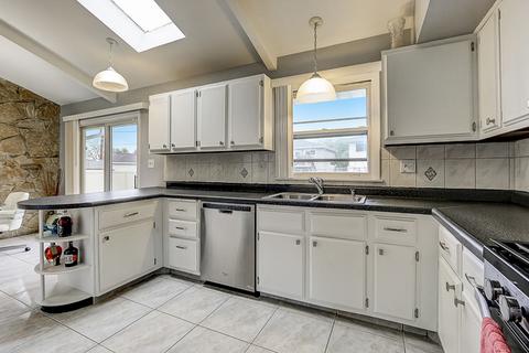 110 S Grant Dr, Addison, IL 60101 photo 11