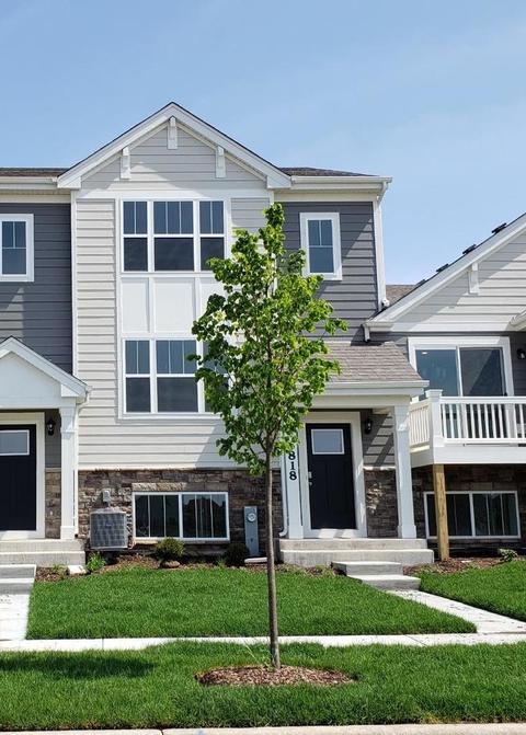 3818 Honeysuckle Ln, Elgin, IL 60124 photo 1