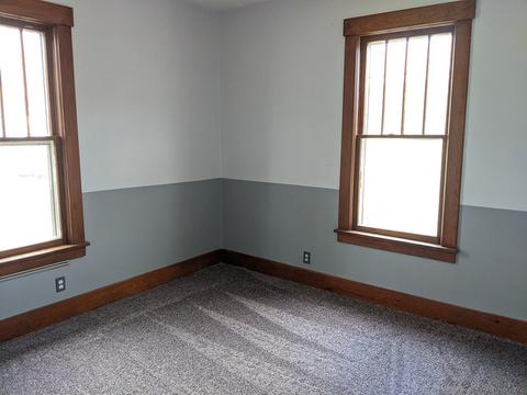 650 W Chestnut St, Freeport, IL 61032 photo 9