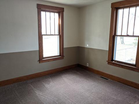 650 W Chestnut St, Freeport, IL 61032 photo 8