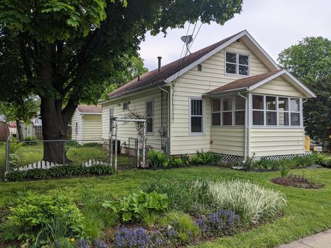 650 W Chestnut St, Freeport, IL 61032 photo 1