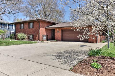 2208 Seaton Ct, Champaign, IL 61821 photo 4
