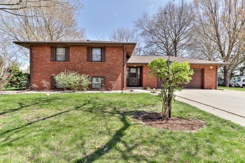 2208 Seaton Ct, Champaign, IL 61821 photo 2