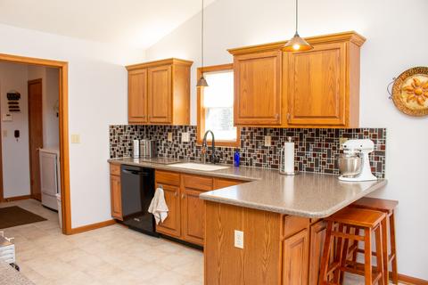 450 Verbena St, Roscoe, IL 61073 photo 8