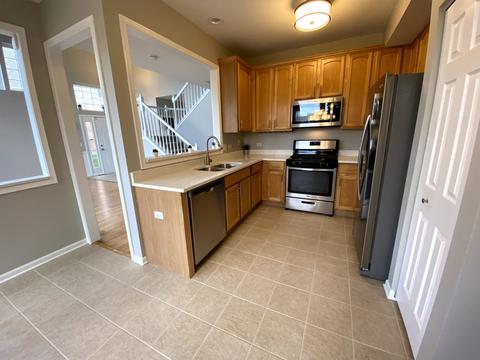 556 Woods Creek Ln, Algonquin, IL 60102 photo 9