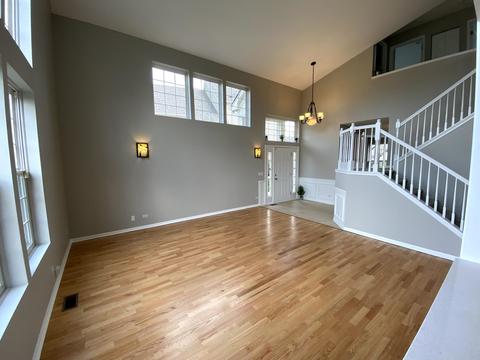 556 Woods Creek Ln, Algonquin, IL 60102 photo 2