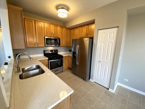 556 Woods Creek Ln, Algonquin, IL 60102 photo 3
