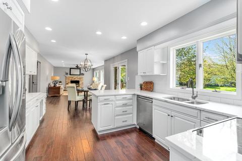 502 Chippewa Dr, Naperville, IL 60563 photo 11