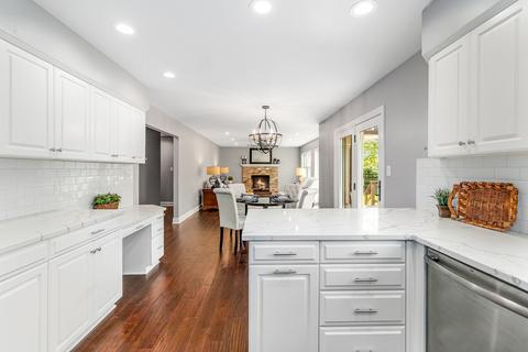 502 Chippewa Dr, Naperville, IL 60563 photo 10