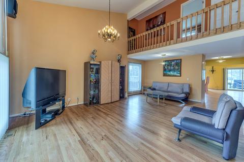 1335 S Paddock Dr, Wheeling, IL 60090 photo 4