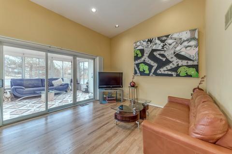 1335 S Paddock Dr, Wheeling, IL 60090 photo 13