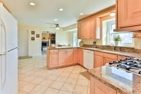 1003 Twisted Oak Ct, Algonquin, IL 60102 photo 12