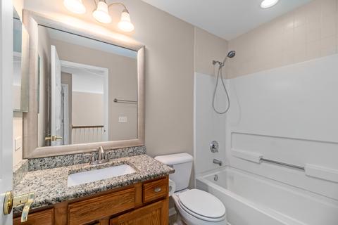 449 Jamestown Ct, Aurora, IL 60502 photo 10
