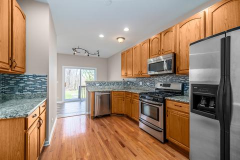 449 Jamestown Ct, Aurora, IL 60502 photo 8